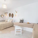 Fanis מלון 2*